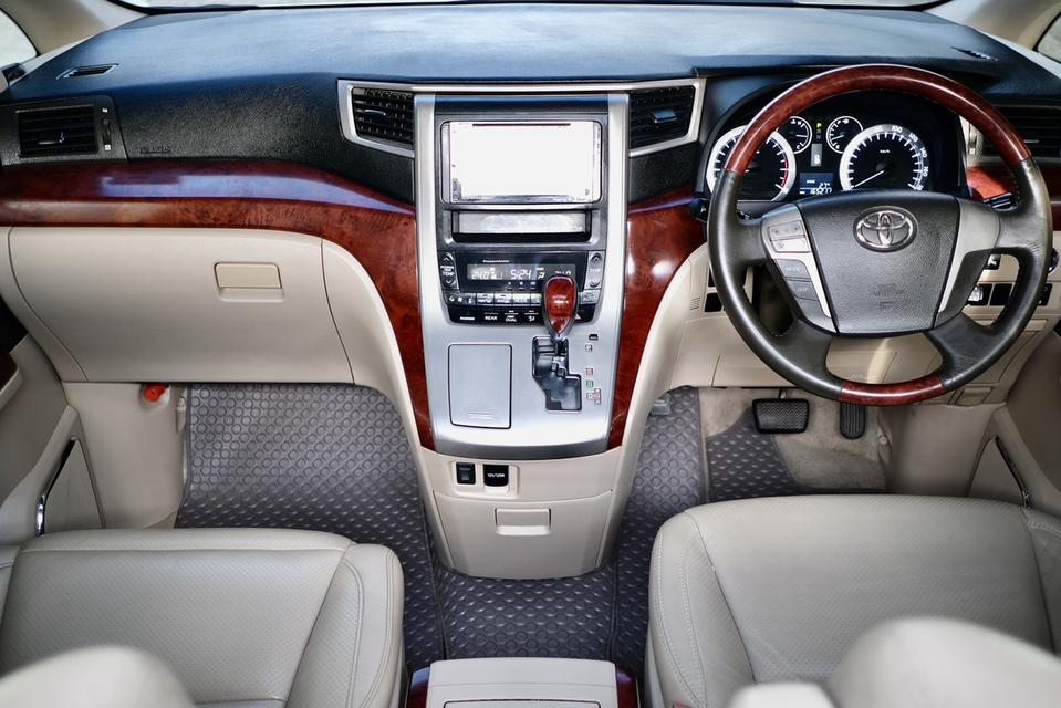 Toyota Vellfire 2.4V ปี2011 auto รถสวย พร้อมใช้