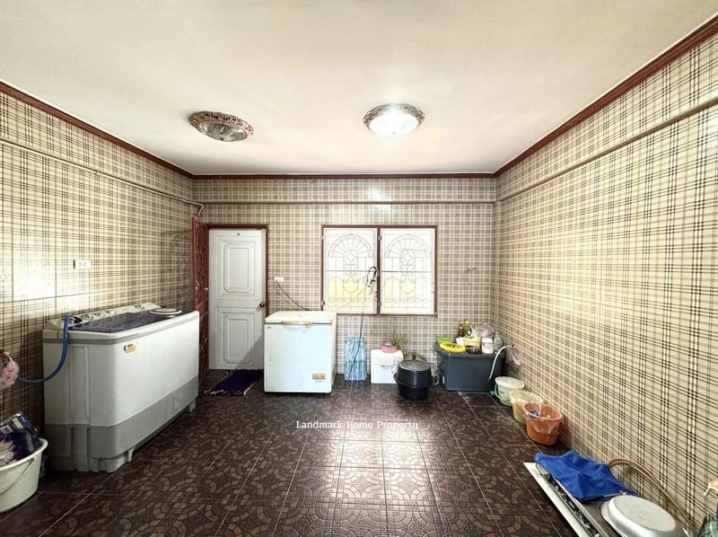 LM25-0171 ขายบ้าน 2.5 ชั้น บ้านเล่นระดับ ใกล้เซ็นทรัลแจ้งวัฒนะ มบ.สรานนท์ ปากเกร็ด เนื้อที่ 16.1 ตรว 3นอน 2น้ำ 7