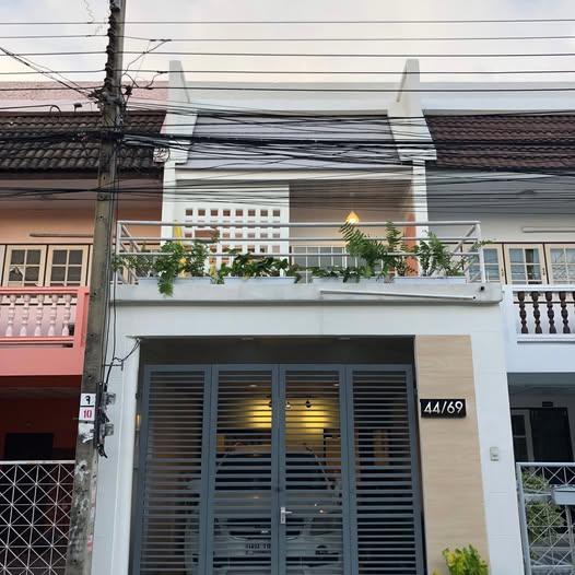 ขาย/ให้เช่า ทาวน์เฮ้าส์ ตกแต่งพร้อมอยู่ ซอยนวมินทร์149 2