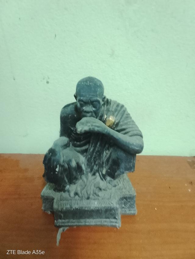 พระบูชาหลวงพ่อคูณเนื้อขัดดำเงาหน้าตัก5นิ้ว