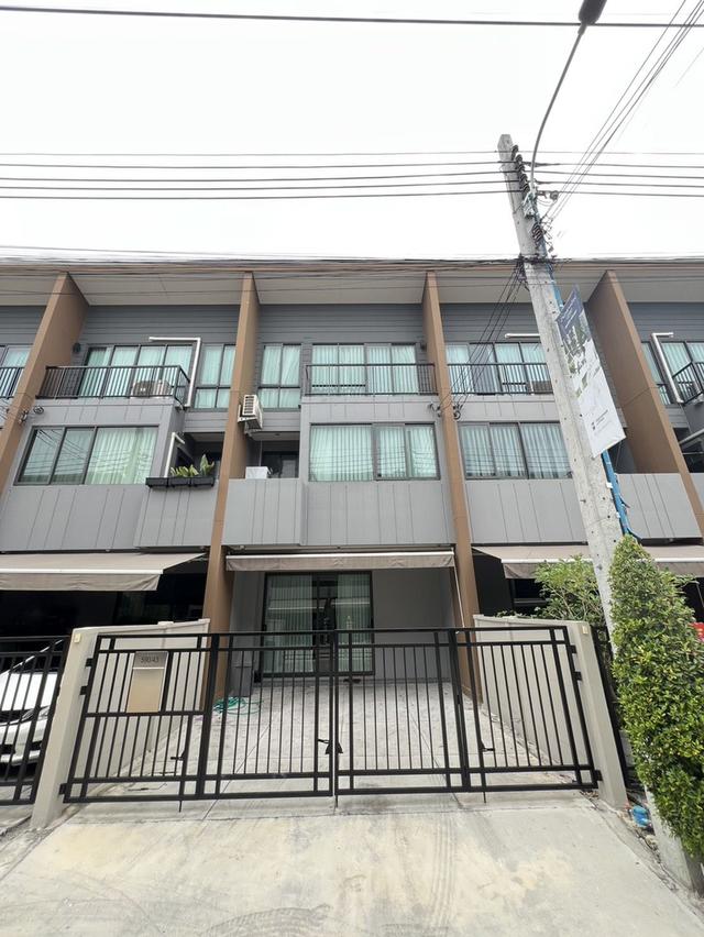 ขาย/เช่า ทาวน์โฮม บ้านกลางเมือง สุขุมวิท–อ่อนนุช 3 ห้องนอน 3 ห้องน้ำ ที่ตั้ง ซ.อ่อนนุช 70/1 เพียง 5 นาทีถึง BTS ศรีนุช 1