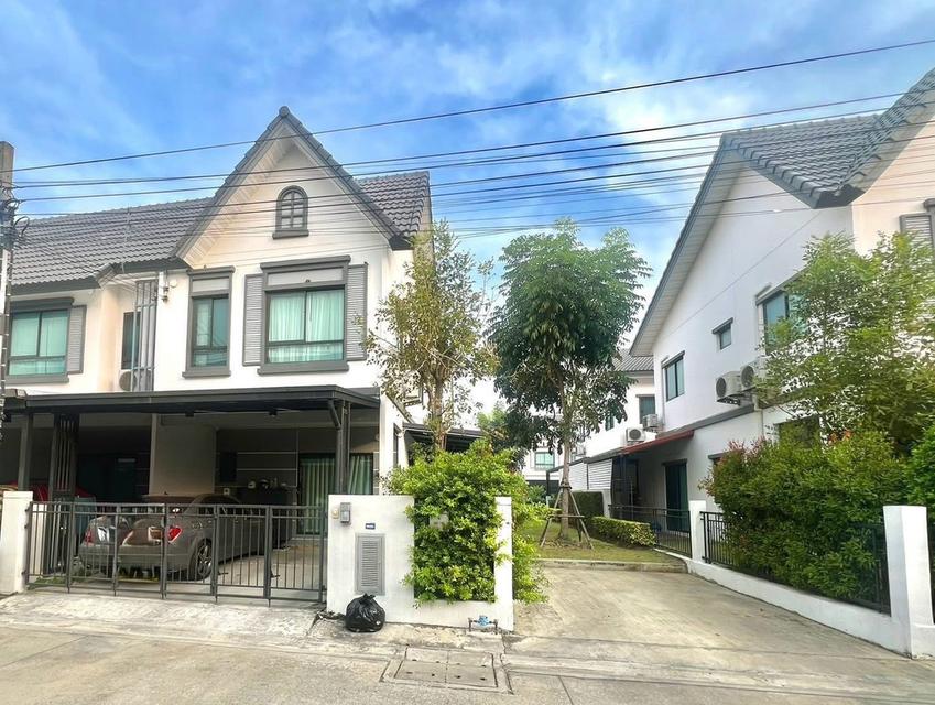 🏡 ขายทาวน์โฮม 2 ชั้น สไตล์อังกฤษ พร้อม Smart Home 📍 ทำเลบางใหญ่–พระราม 5 2