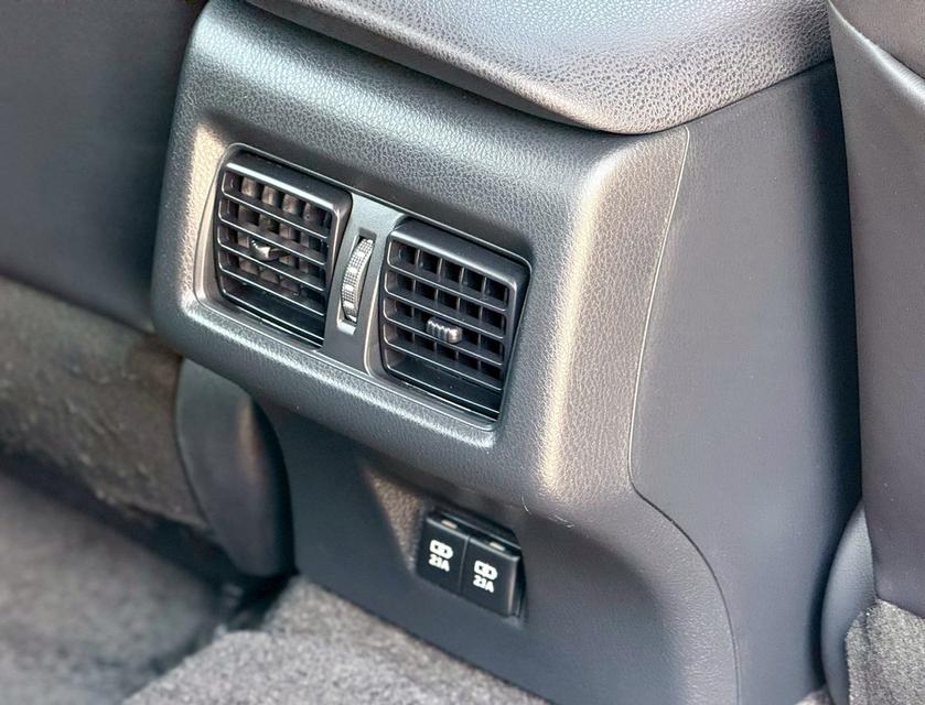 ปี 2019 TOYOTA CAMRY, 2.0 G โฉม ปี18-24สีแดง เครื่องยนต์เบนซิน/LPG ประหยัดสุดๆ รูปที่ 10