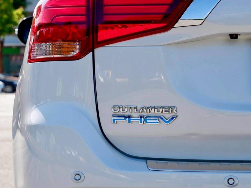 รหัสรถ PR1717 Mitsubishi Outlander PHEV ( มือเดียว ) GT-Premium Top Fulloption 6