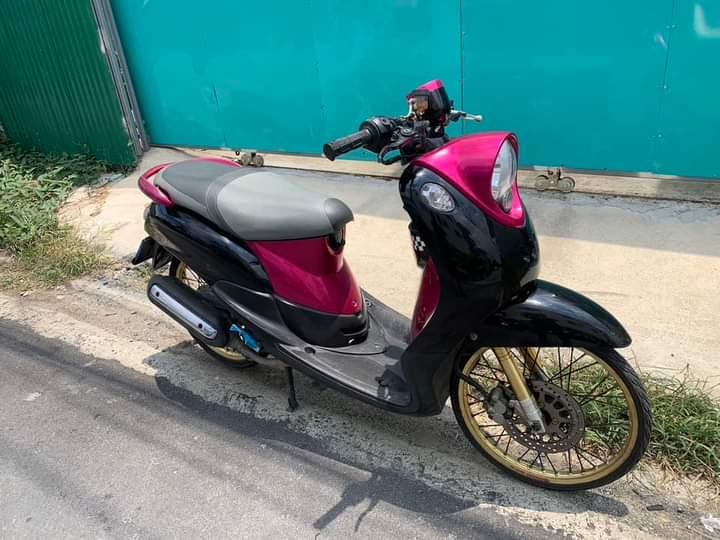 Yamaha Fino สีชมพู ดำ 2