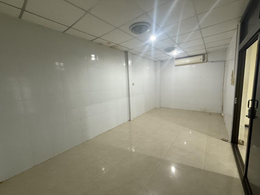 ขายทาวน์เฮ้าส์2ชั้น หมู่บ้านบัวทอง ติดMRTสายสีม่วง สถานีคลองบางไผ่ 2 ชั้น 4 ห้องนอน 2 ห้องน้ำ 10