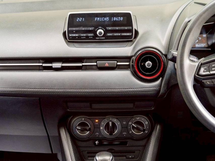 Mazda CX3 2.0E ปี17จด20 10