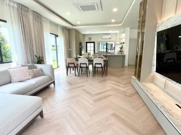 ให้เช่าบ้านเดี่ยวโครงการหรูย่านถนนบางนา เดอะเซ็นโทร บางนา The Centro Bangna ขนาด 4 ห้องนอน 5 ห้องน้ำ ใกล้เมกะบางนา เพียง 1 กม. 5