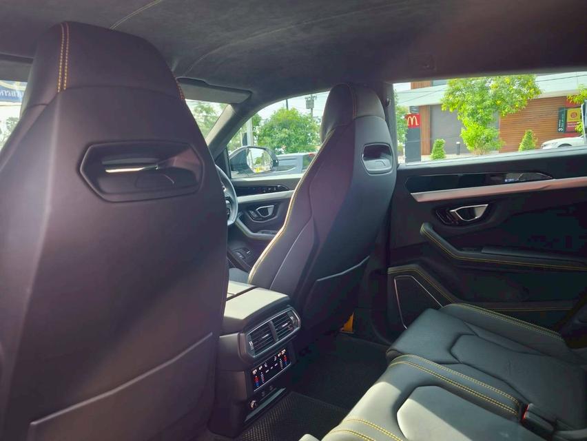 รหัสรถ KPV53 2024 Lamborghini Urus S 4.0 4WD Super car SUV 12