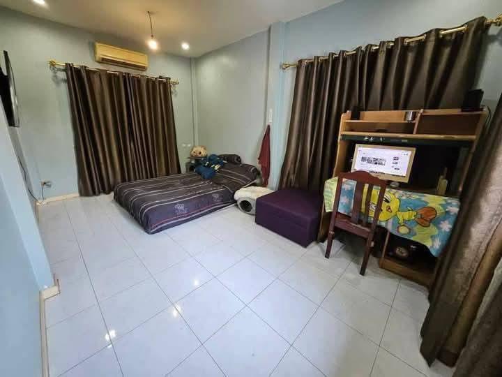 ขายบ้าน ติดถนน. เป็นการขายสิทธิ์เช่าวัด ใกล้เมือง ใกล้ทางด่วน รถเมล์วิ่งผ่านหน้าบ้าน 7