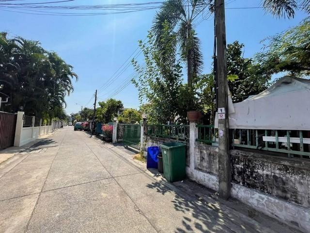ขายที่ดินพร้อมสิ่งปลูกสร้าง เนื้อที่ 129 ตรว. ซอยสังคมสงเคราะห์ 24 ลาดพร้าว 71 เลียบด่วน 3