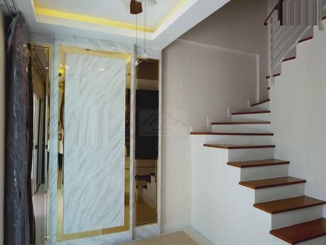 ขาย ทาวน์โฮม 3 ชั้น บ้านกลางกรุง เดอะรอยัล เวียนนา รัชวิภา ติดถนนรัชดาภิเษก ซอยรัชดาภิเษก 27/1 ใจกลางเมืองย่านธุรกิจ ใกล้ทางด่วนศรีรัช 12