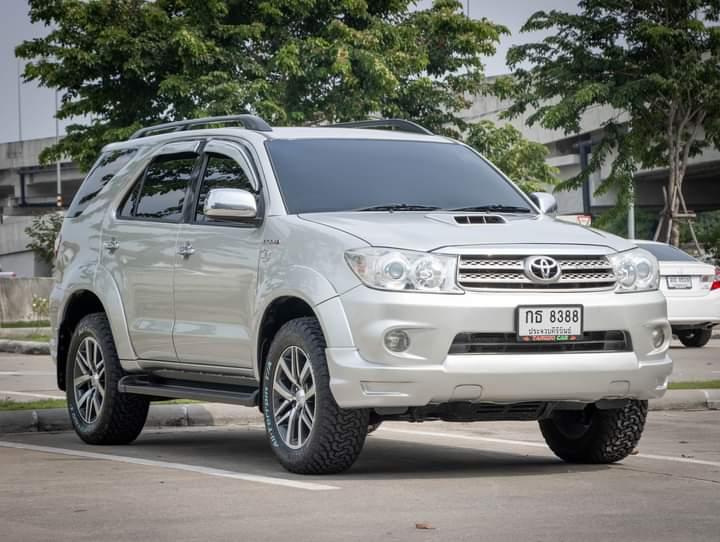 TOYOTA FORTUNER 3.0 V 2WD เกียร์ออโต้ ปี 2010 3