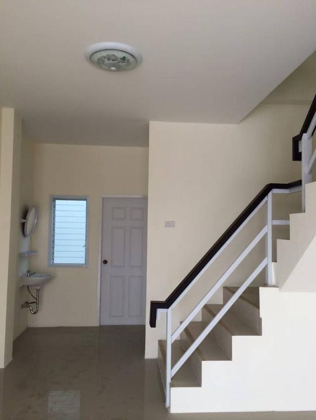 ตึกที่อุบล ขายอาคารพาณิชย์สามชั้น 1 คูหา  ห้องหัวมุม แยกหนองตาโพน  อ.เมือง จ.อุบล 23 ตรว.  ขายราคา​ 4.75 ล้านบาท รวมค่าโอนแล้ว สนใจติดต่อ 085-1210072 6