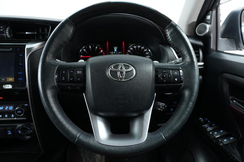 2016 TOYOTA FORTUNER 2.8 TRD Sportivo 4WD  สีขาว ไมล์ 137087 กม. 10