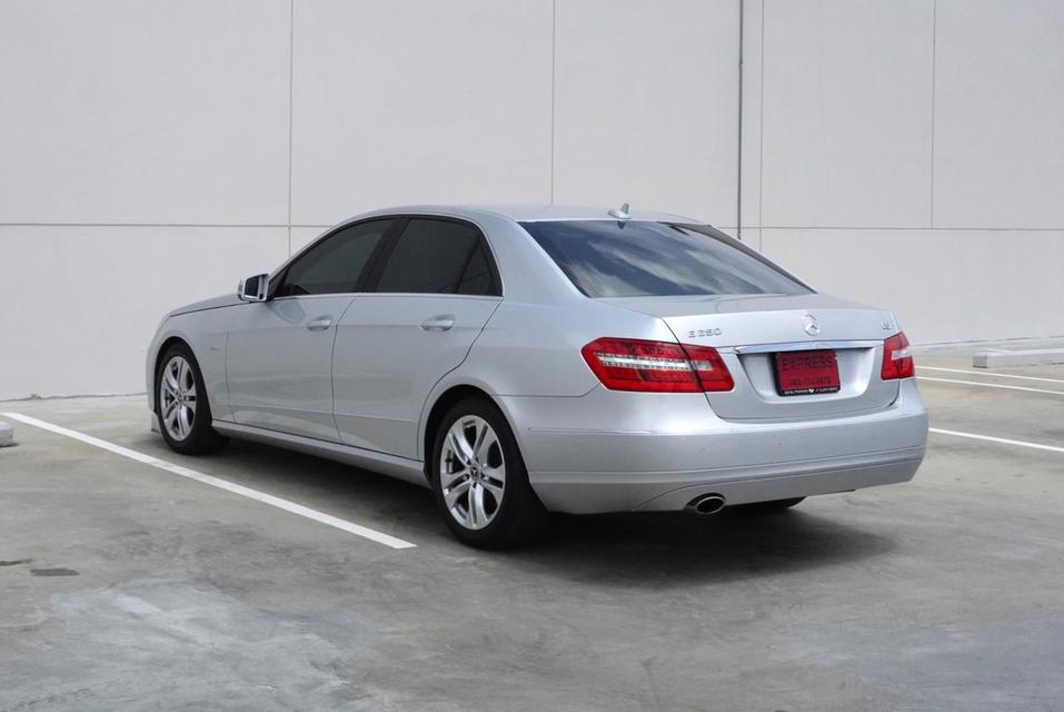 MERCEDES BENZ E250 CGI 1.8 Avantgarde (W212) ปี2012/2013