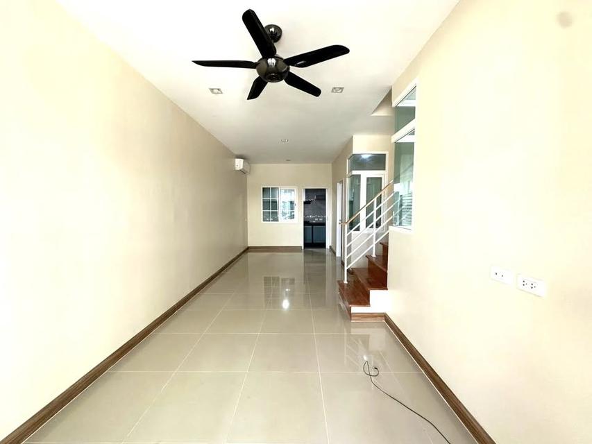 Selling town house 4 bedrooms Pattaya 3.5 Million