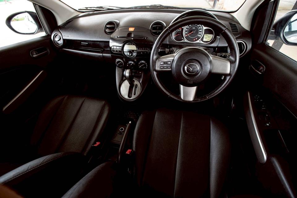 รหัสรถ GT6701 #Mazda 2 1.5 Spirit Sport สีขาว ปี 2013 12