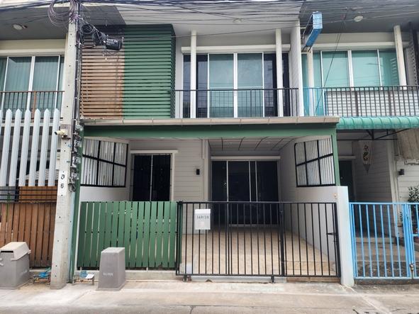 ขายทาวน์โฮม 2 ชั้น ปรับปรุงใหม่ หมู่บ้านแกรนดิตี้ บางบัวทอง ขนาด 18 ตร.ว. ใกล้เซ็นทรัลเวสเกต 1
