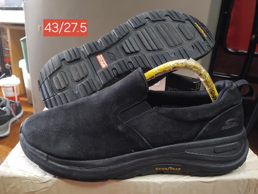 SKECHERS GO WALK OUT DOOREUR 43/27.5สวยไม่ซ่อมพื้นกู๊ดเยียร์กันน้ำได้ระดับนึง590ค่าส่ง50