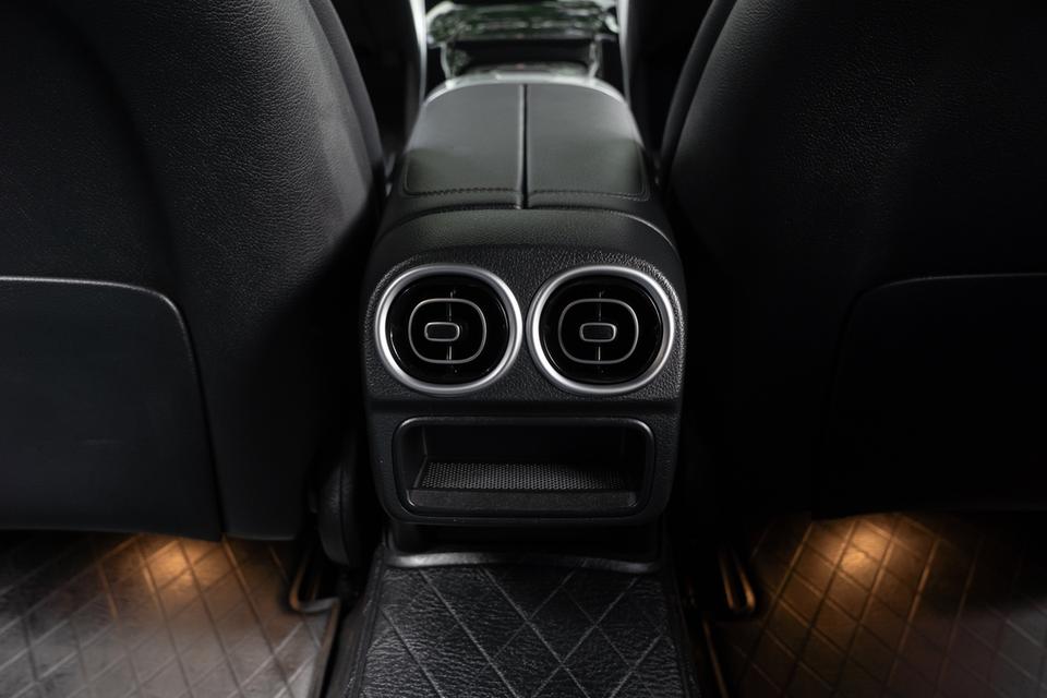 “Mercedes-Benz C220d Avantgarde” ปี2024 รูปที่ 13