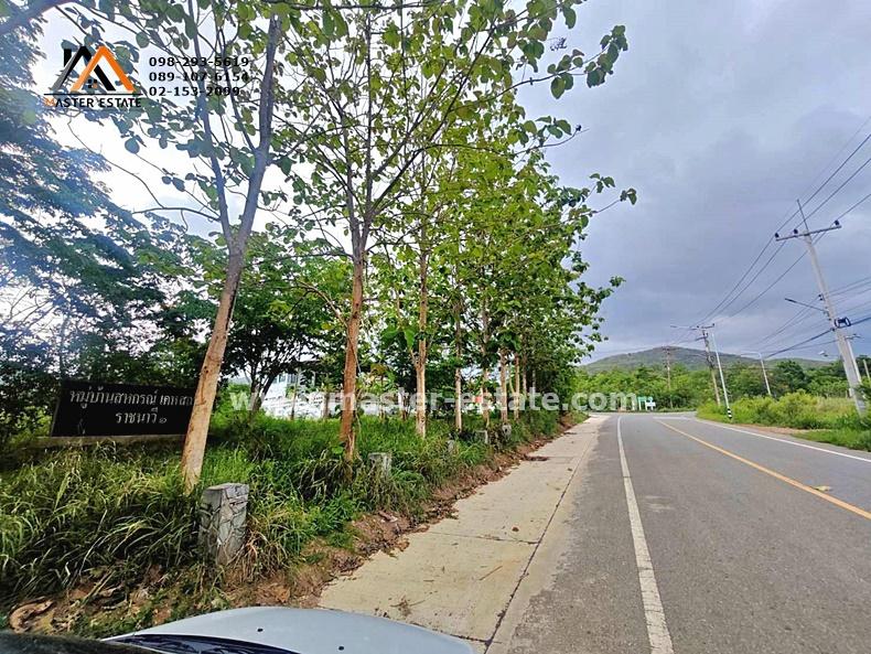 ที่ดิน 100 ตร.ว. สัตหีบ ในหมู่บ้านสหกรณ์ เคหสถาน ราชนาวี 1 ทรงสี่เหลี่ยมสวย (แบ่งแปลงขาย 50 ตร.ว.ได้) ทำบ้าน 2 ชั้น เห็นวิวทะเล 4