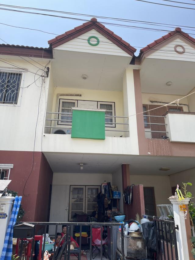 ขายทาวน์เฮ้าส์ 2 ชั้น 3 ห้องนอน 2 ห้องน้ำเนื้อที่ 19 ตารางวา หมู่บ้านสุวรรณวิลล่า ตำบลเสม็ด อำเภอเมืองชลบุร ีจังหวัดชลบุรี 1