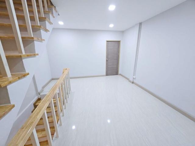 ลดครั้งที่2 รัชดา1-7 สถานฑูตจีน 800ม. Fortune เซ็นทรัล MRT พระราม 9 1.1กม. ให้เช่า บ้าน 4ชั้น 232 ตร.ม.ใหม่ ใจกลางเมือง  3