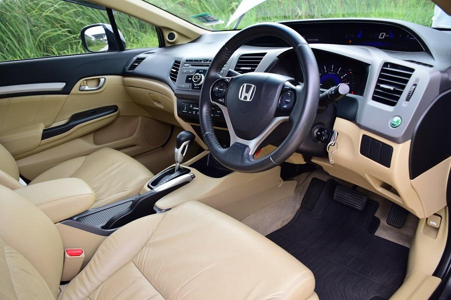ฟรีดาวน์ / เพียง 259000 บาท / HONDA CIVIC FB ปี12จด 13 มือเดีย CD AIRBAG ABS/ แอร์จอ เบาะหนังแท้ไฟฟ้า /ครูสคอลโทล /ยางใหม่ โทร0957401229 ไอดีไลน์ UTBP 7