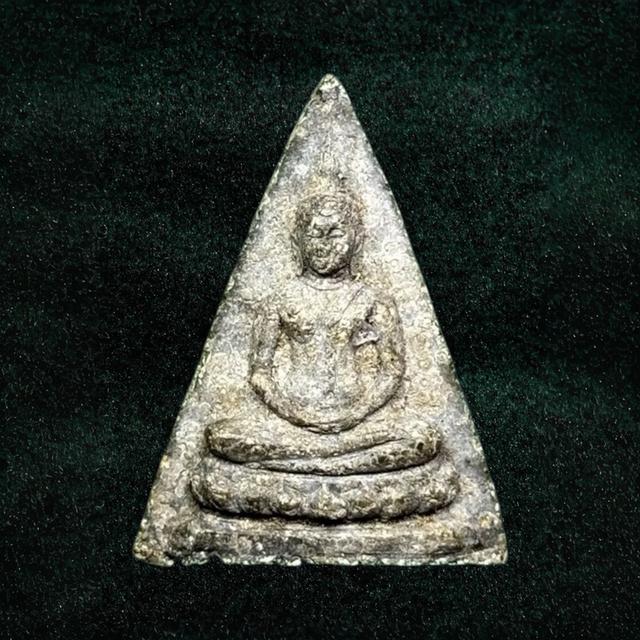 พระนางพญา หลังยันต์มอญ เนื้อเก่า