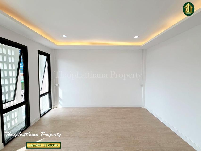 ทาวน์เฮ้าส์ เสนานิคม 1 ลาดปลาเค้า  8