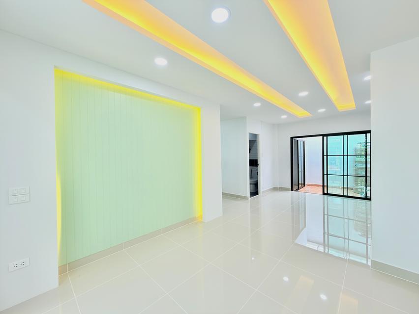 ขายทาวน์เฮ้าส์ หมู่บ้านนริศรา ซ.22 (โทรสอบถามราคา) 6