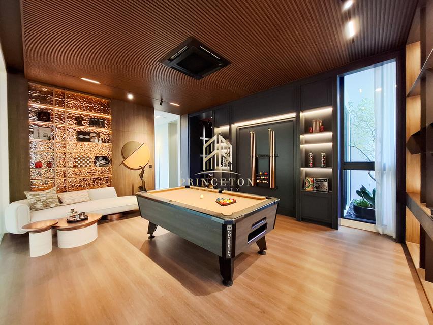 VIVE New Krungthep Kreetha 3-Storey Modern Show Home 9