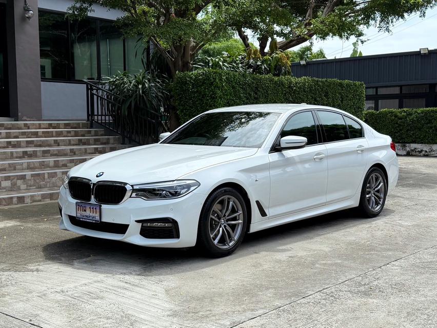 2020 BMW 520D MSPORT G30 รถมือเดียวออกป้ายแดง รถวิ่งน้อย เข้าศูนย์ทุกระยะ ไม่เคยมีอุบัติเหตุครับ