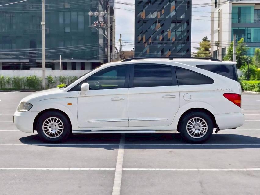 Ssangyong Stavic SV270 เครื่องดีเซล 2.8 เกียร์ Auto สีขาวมุก ปี 2010 7