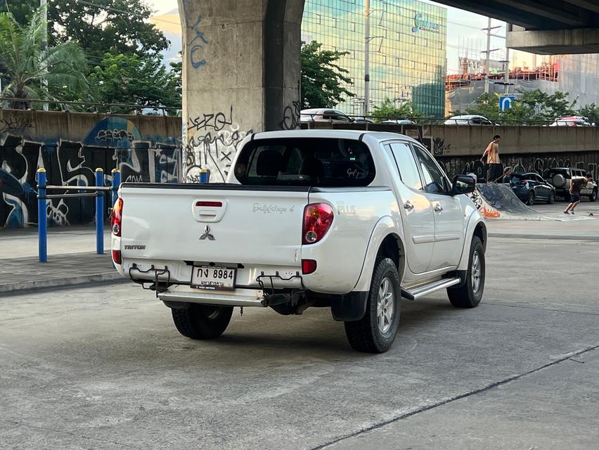 ขายรถ Mitsubishi Triton 2.4 Plus 4 ประตู ปี 2012 สีขาว เกียร์ธรรมดา 4