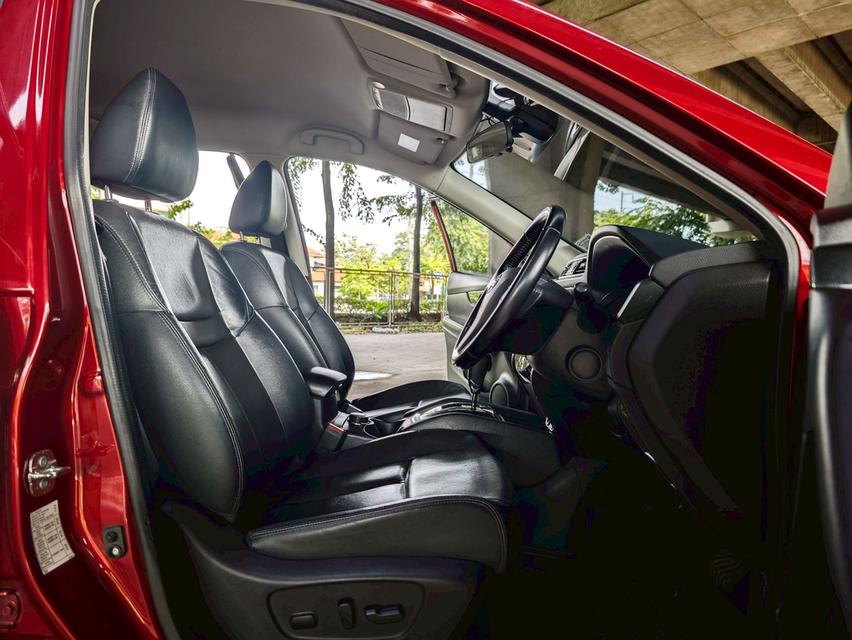 ขายรถ nissan  X-Trail 2.0V 4WD ปี 2015 สีแดง เกียร์ออโต้ 9