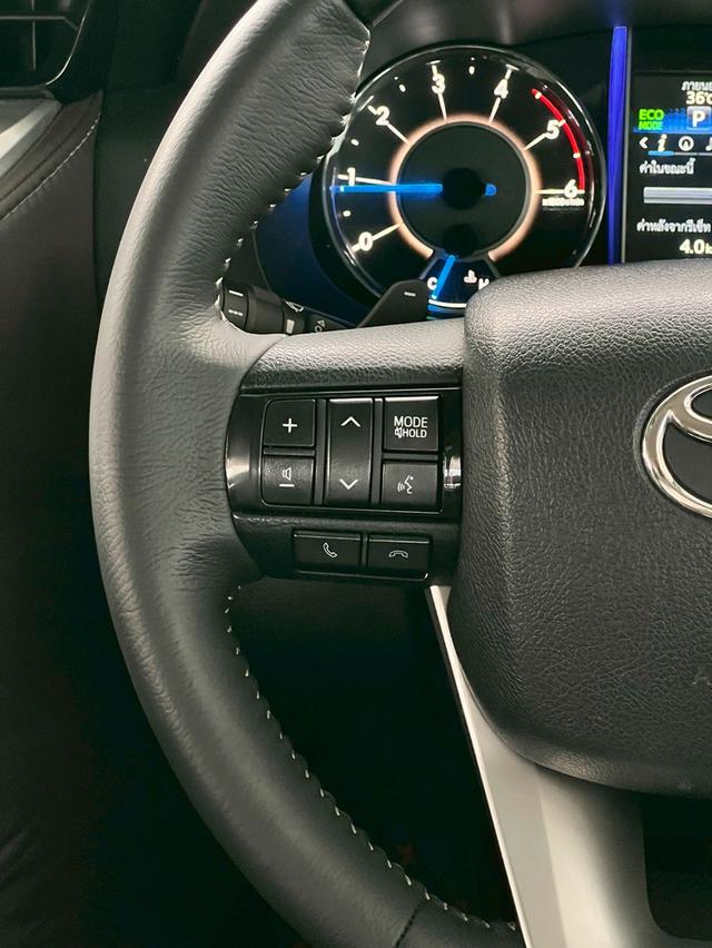 TOYOTA FORTUNER 2.4 V 2WD ปี 2016 12