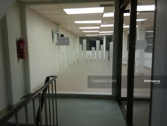 ให้เช่าพื้นที่ 180 ตารางเมตร (ชั้น 4) ติดถนนสุขุมวิท ห่างจาก BTS อุดมสุข เพียง 250 เมตร 1