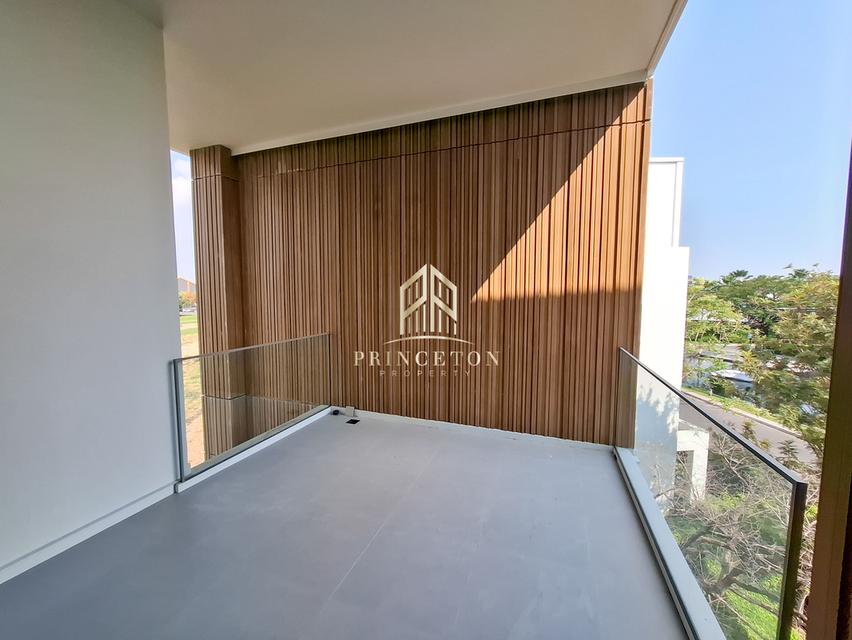 VIVE Rama 9 â Luxurious 3-Story Home in Modern Japanese Design 17