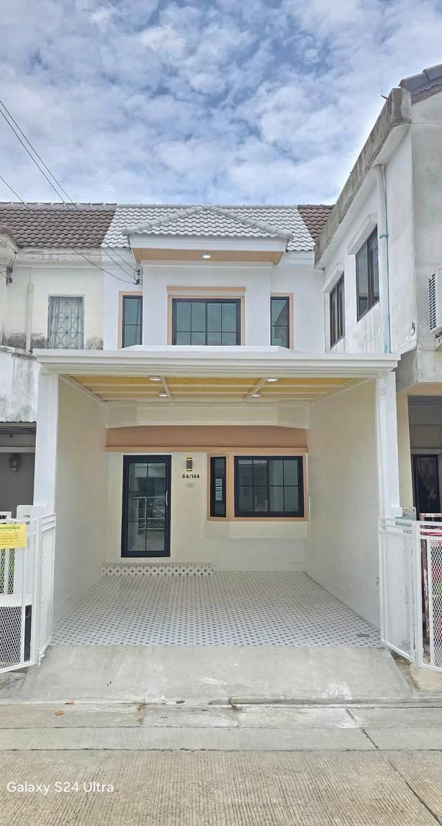 หมู่บ้านสิรารมย์ บ้านกล้วย-ไทรน้อย บางบัวทอง ทาวน์เฮาส์ 2 ชั้น ตกแต่งใหม่พร้อมอยู่  โครงการของแลนด์&เฮ้าส์ 2
