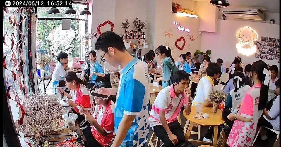 เซ้งคาเฟ่ หน้าโรงเรียน