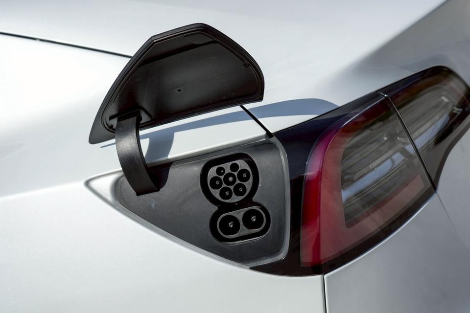 รหัสรถ CBL462 📌 TESLA Model 3 Standard Range Plus AT 2021