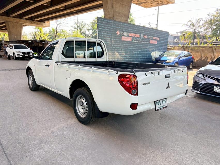 2014 Mitsu Triton 2.4 เบนซินตอนเดียว เกียร์ MT รถสวยพร้อมใช้งาน รูปย่อยที่ 4
