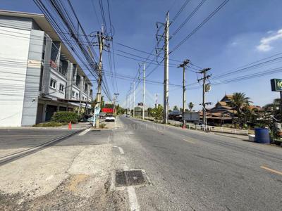 อาคารพาณิชย์ 2 ชั้น บ่อวิน ศรีราชา หลังมุม ( ขายพร้อมผู้เช่า ) 4