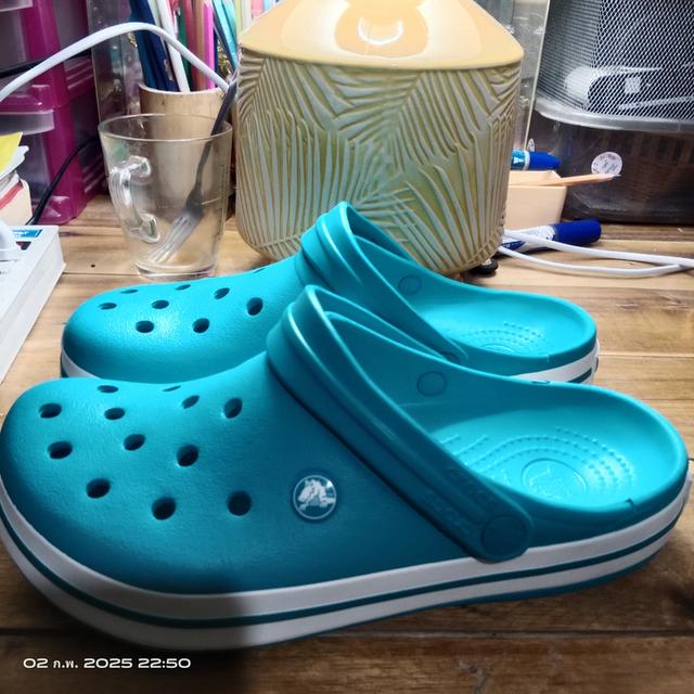 รองเท้า CROCS มือ2 แท้ 100% สีเขียวน้ำทะเล ขนาด M7 หรือ เบอร์ 40 ยาว25-25.5ซม. สภาพเกิน80% ราคา359฿ ค่าส่ง39฿ สอบถามข้อมูลเพิ่มเติม Line : @992pqeqo 4