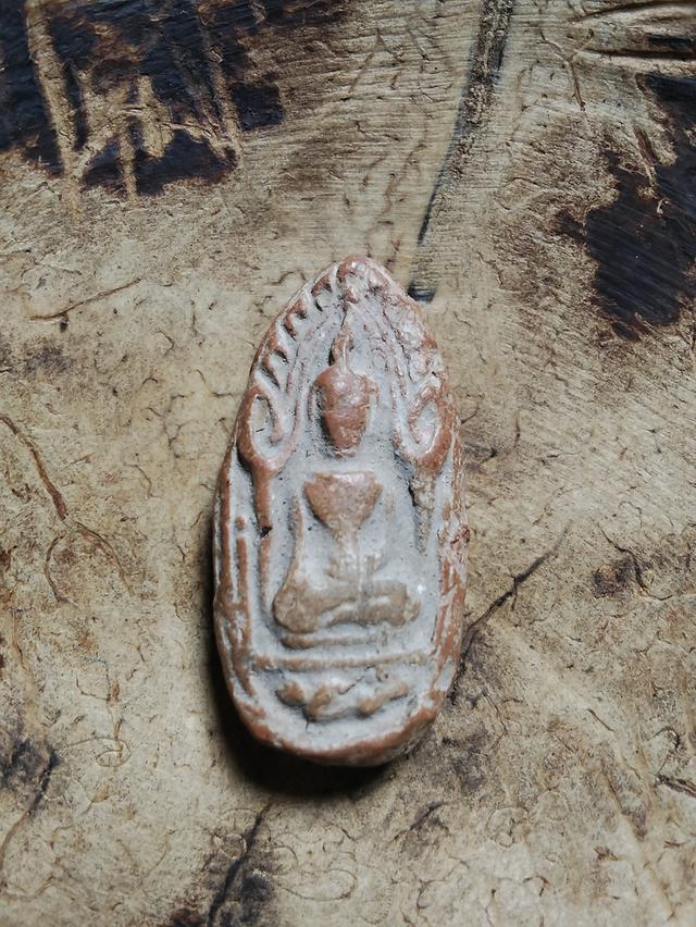 พระเครื่องหลายรุุ่นหลายราคา