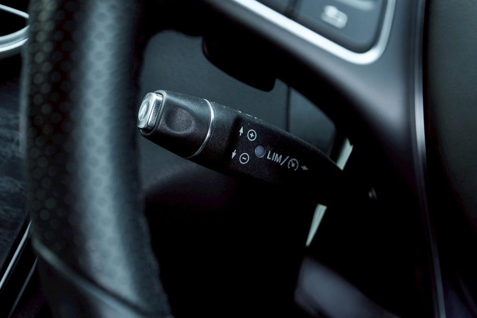 Mercedes-Benz C350e Avantgarde W205 AT 2018 รูปที่ 15