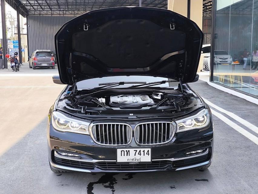 รหัสรถ KPV7414 2017 BMW 740li Limousine สีดำ