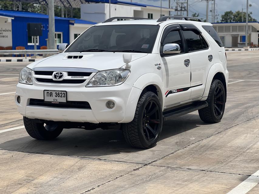 TOYOTA FORTUNER 1